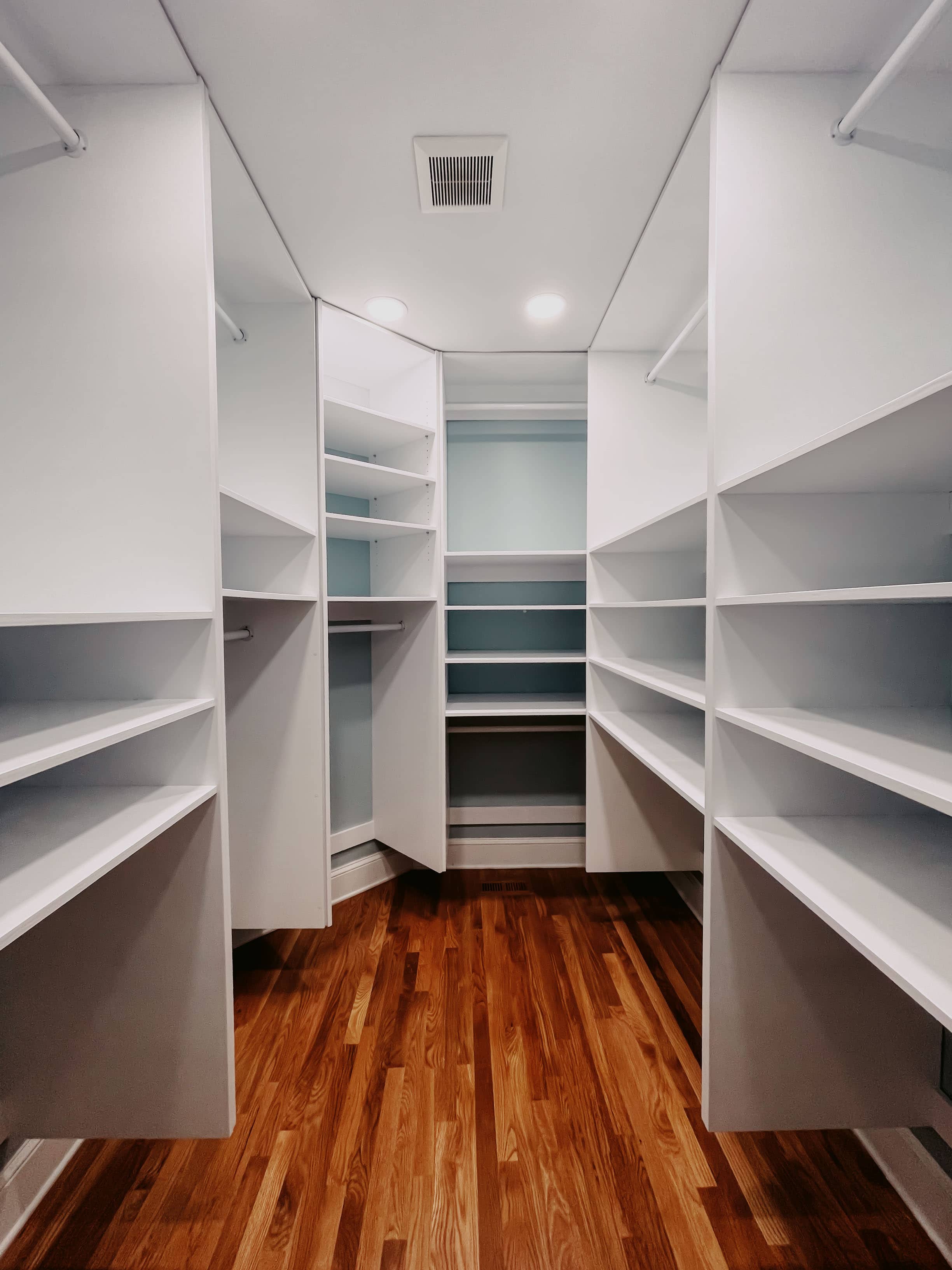 Master Closet, Suwanee — Completed System by GM Cabinetry