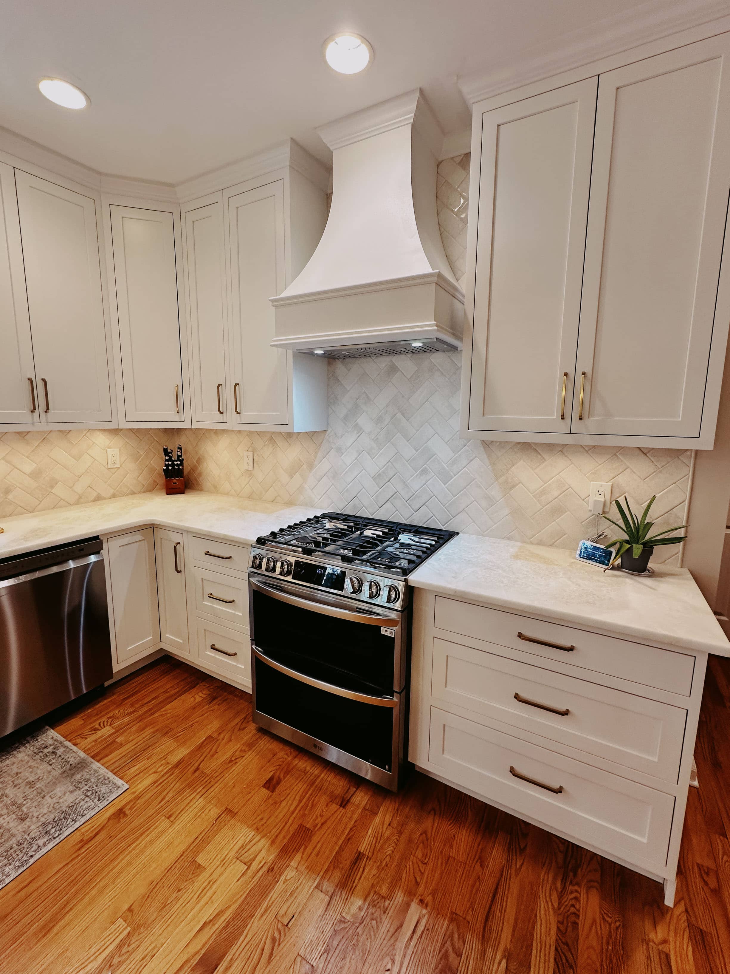 Farmhouse Kitchen, Snellville — Perimeter Cabinetry by GM Cabinetry